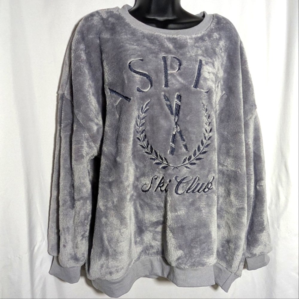 NWT Women's Aspen Ski Club Fuzzy Faux Fur Warm Sweatshirt Gray Embroidered | 2X
